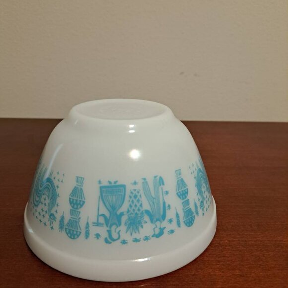Pyrex Vintage 401 Amish Butterprint 1 1/2 Pint Round Mixing Serving Bowl - Picture 3 of 6